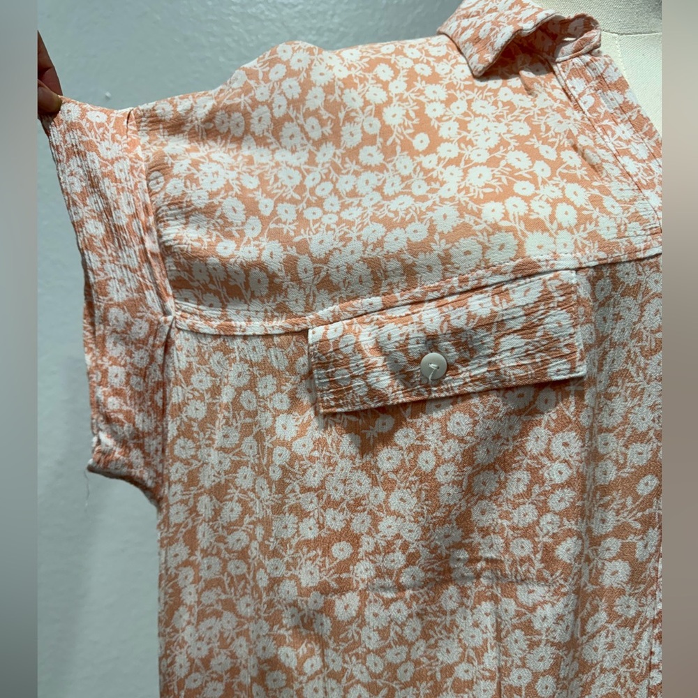 Lost + Wander Peach Floral Button Down Shirt - Picture 5 of 9